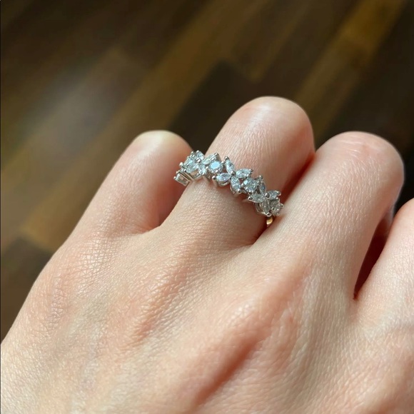 Restock-New 925 Sterling Silver Diamond Flower Ring - Picture 5 of 6